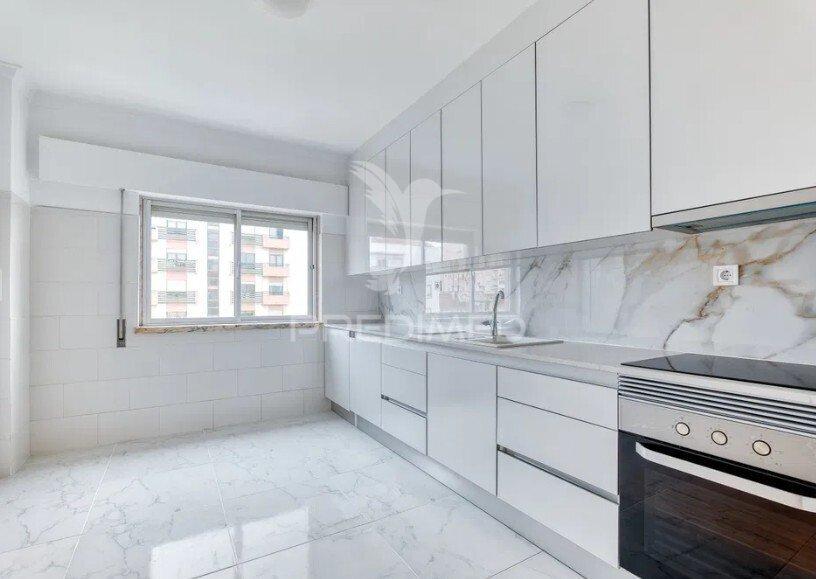 Apartamento t2 no carregado com elevador