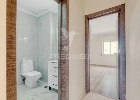 Apartamento t2 no carregado com elevador