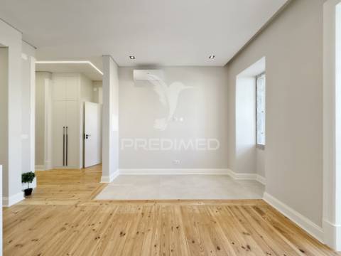 T3 totalmente renovado em lisboa - areeiro