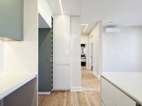 T3 totalmente renovado em lisboa - areeiro