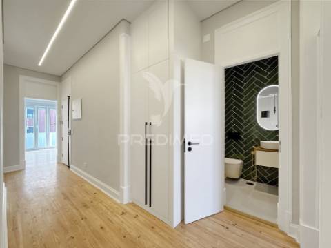 T3 totalmente renovado em lisboa - areeiro