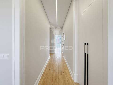 T3 totalmente renovado em lisboa - areeiro