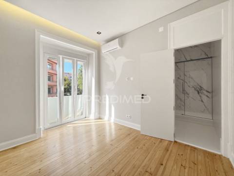 T3 totalmente renovado em lisboa - areeiro