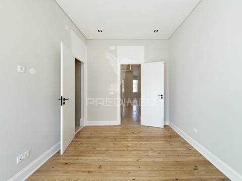 T3 totalmente renovado em lisboa - areeiro