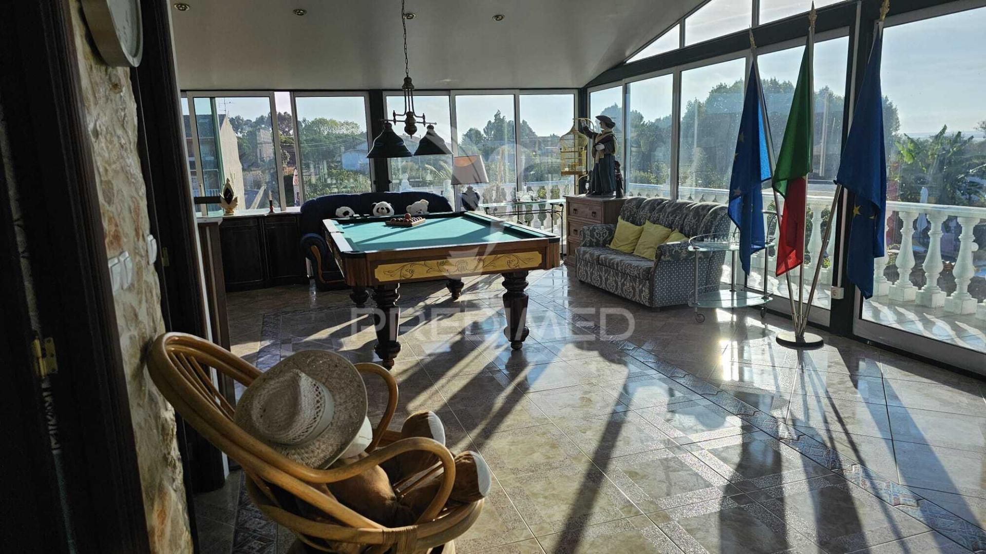 Moradia t4+1 com piscina em esgueira