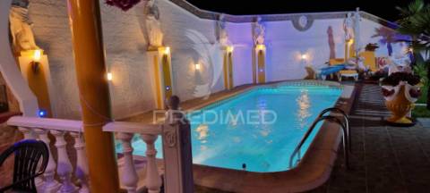 Moradia t4+1 com piscina em esgueira