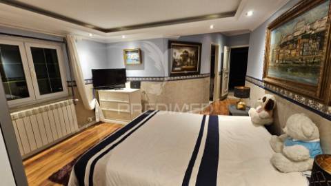 Moradia t6 com piscina em esgueira