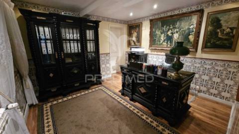 Moradia t6 com piscina em esgueira