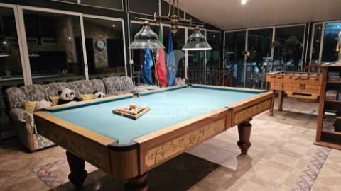 Moradia t6 com piscina em esgueira