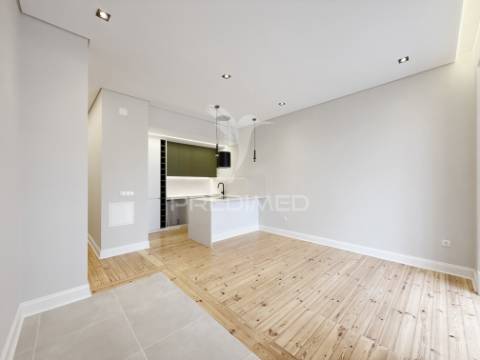 T3 totalmente renovado em lisboa - areeiro