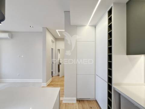 T3 totalmente renovado em lisboa - areeiro