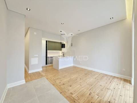 T3 totalmente renovado em lisboa - areeiro