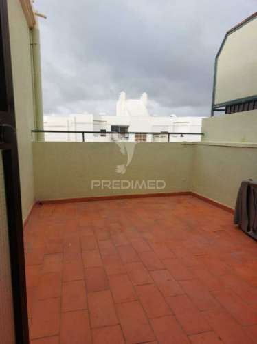 Algarve faro- apartamento t2  com varanda e vista mar