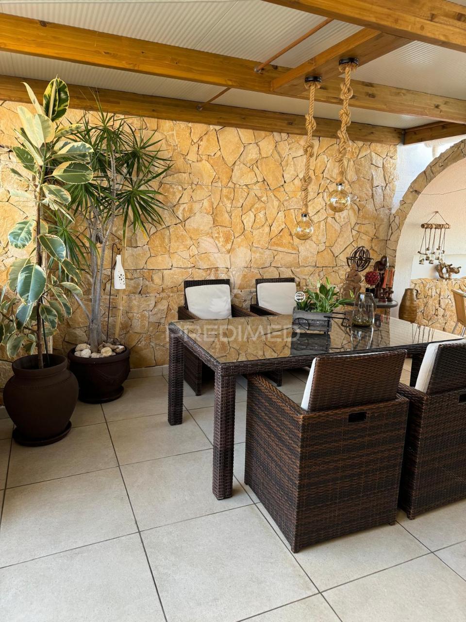 Penthouse exclusiva t2+2 com terraço privativo – no coração de albufeira