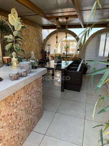 Penthouse exclusiva t2+2 com terraço privativo – no coração de albufeira