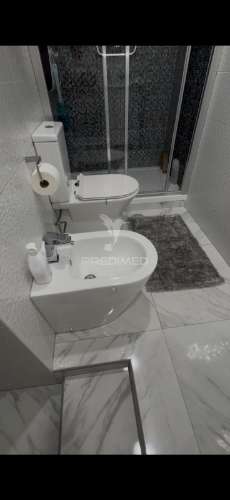 Penthouse exclusiva t2+2 com terraço privativo – no coração de albufeira