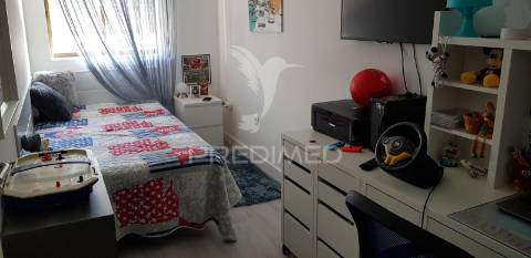 Penthouse exclusiva t2+2 com terraço privativo – no coração de albufeira