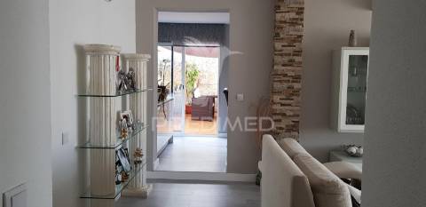 Penthouse exclusiva t2+2 com terraço privativo – no coração de albufeira