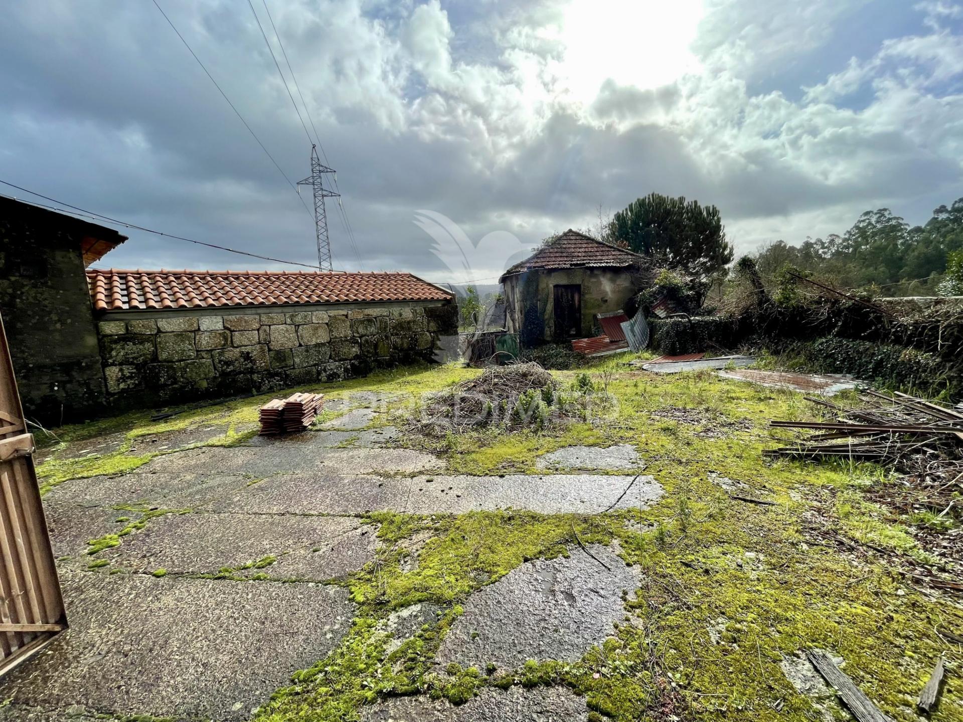 Casa de campo - para recuperação - lugar de reguengo - boim - lousada