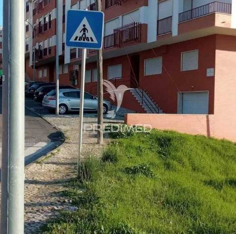 Terreno urbano para construção de moradia, amadora.