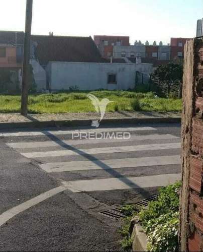 Terreno urbano para construção de moradia, amadora.