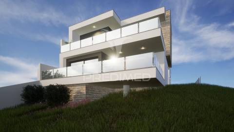 Terreno na lameira com projecto de construção