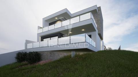 Terreno na lameira com projecto de construção