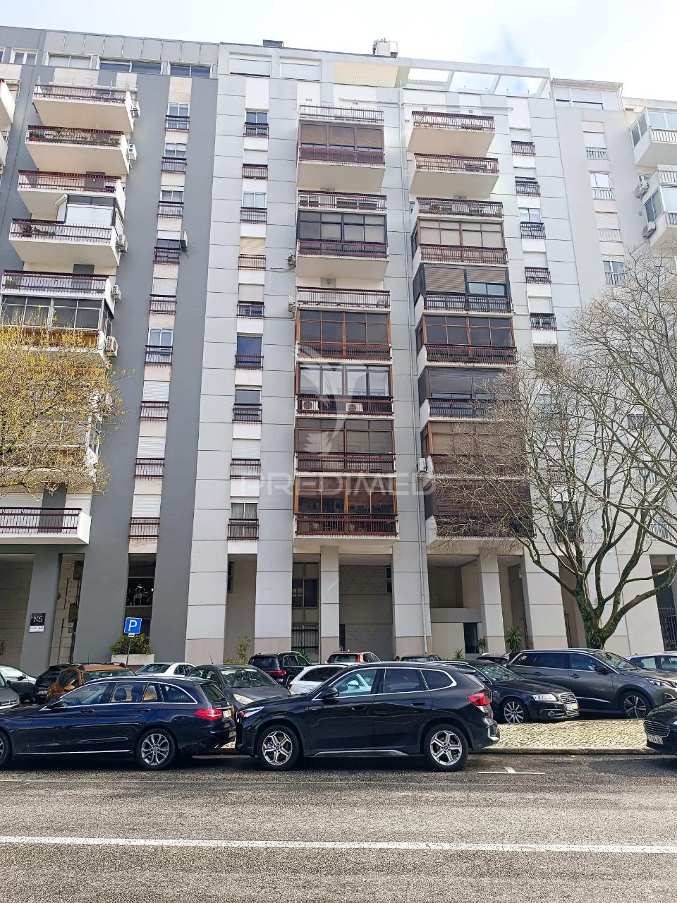 Apartamento t4 | são domingos de benfica