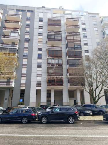 Apartamento t4 | são domingos de benfica