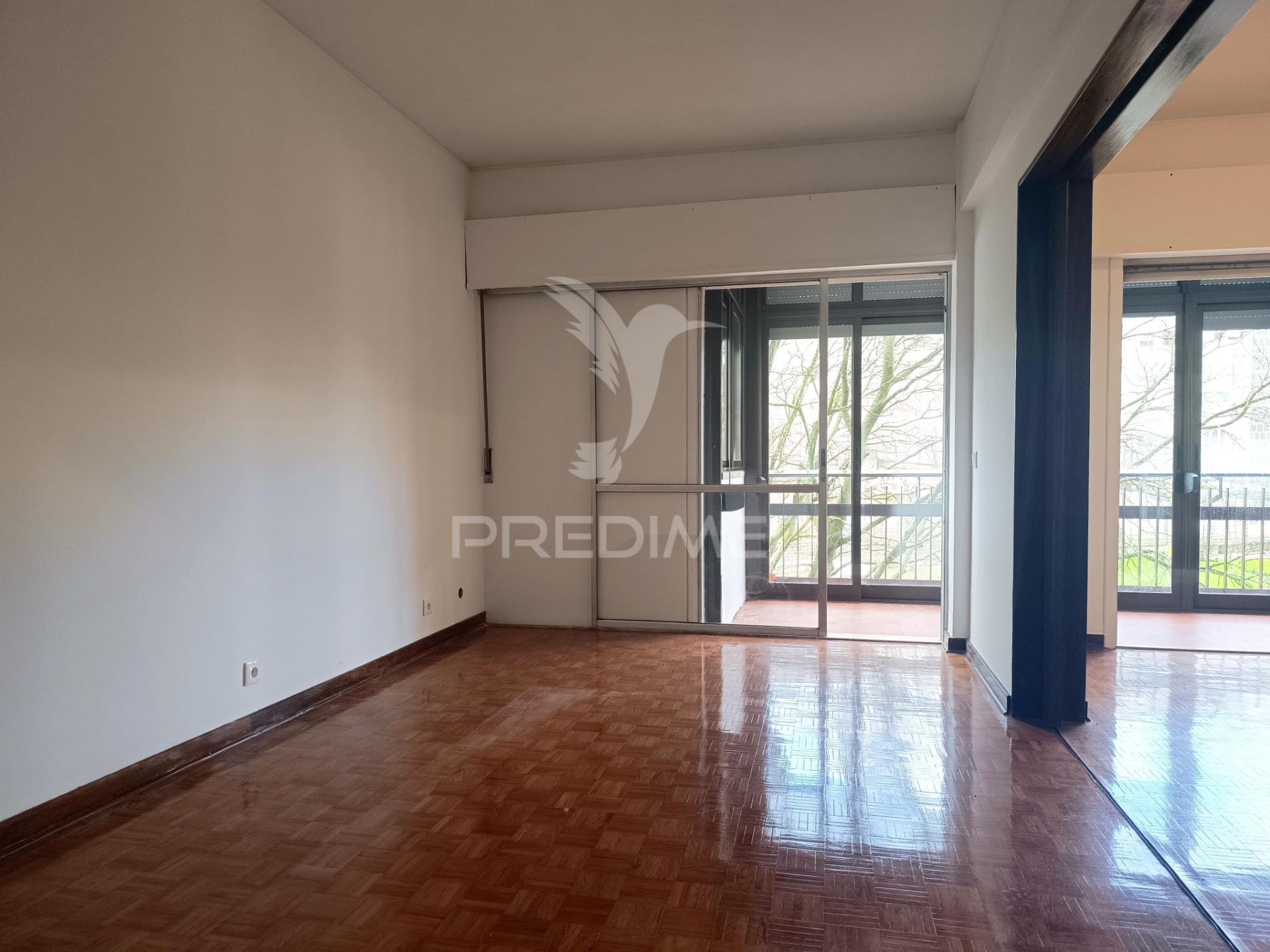 Apartamento t4 | são domingos de benfica