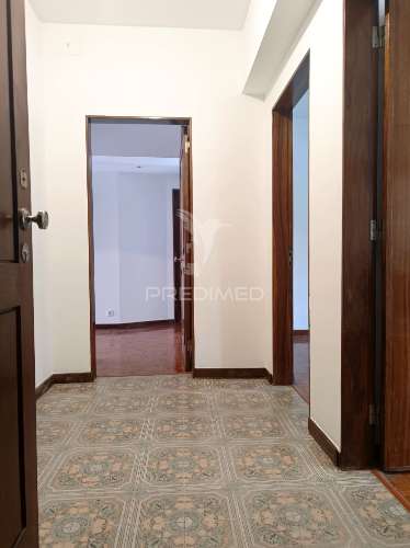 Apartamento t4 | são domingos de benfica