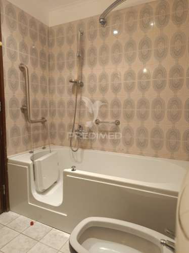 Apartamento t4 | são domingos de benfica