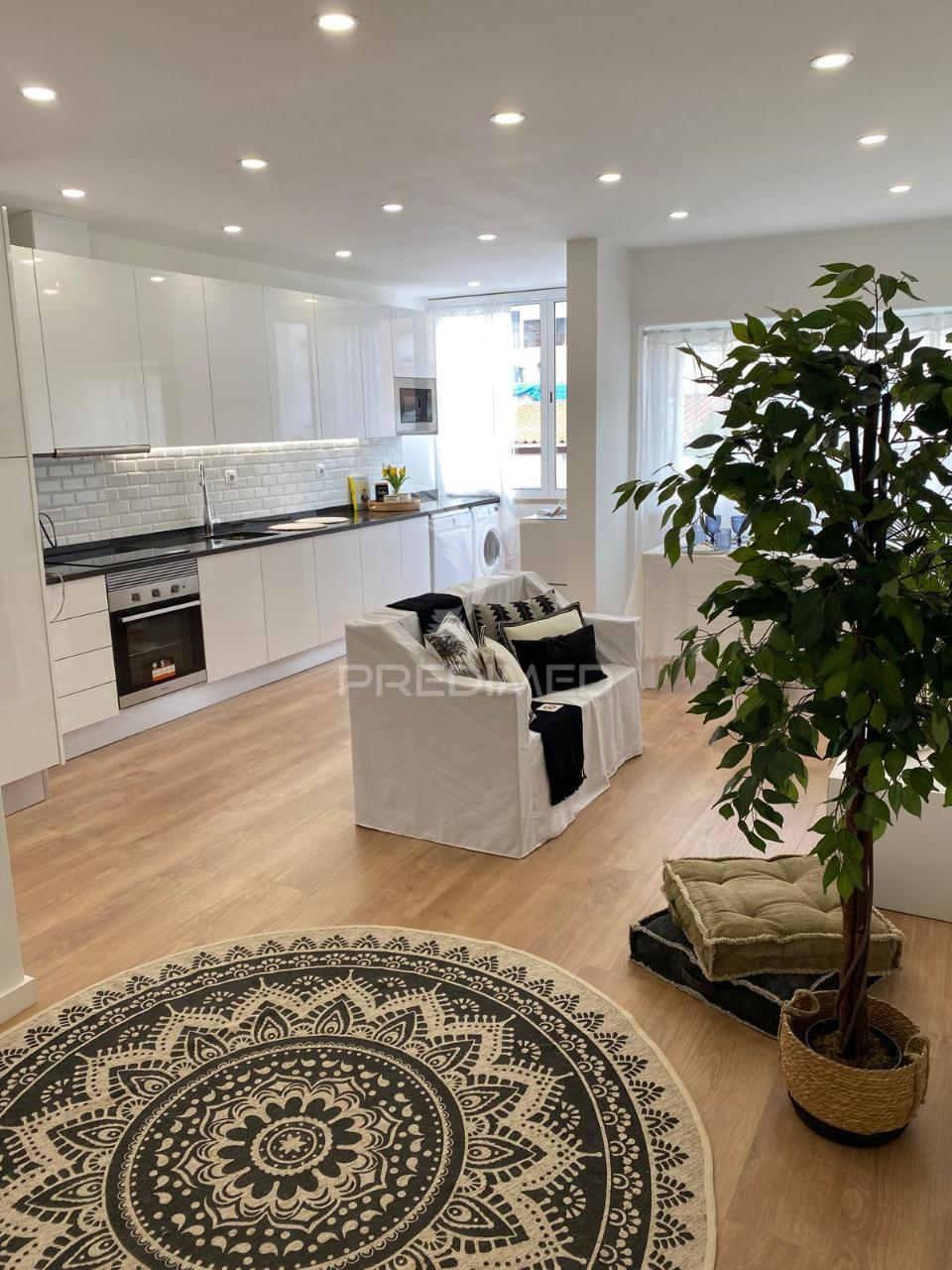 Apartamento t2 benfica, totalmente renovado!