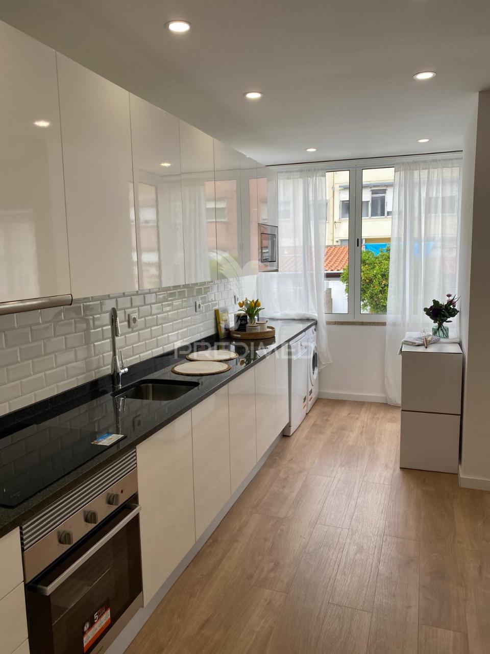 Apartamento t2 benfica, totalmente renovado!