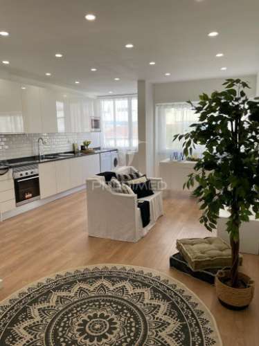 Apartamento t2 benfica, totalmente renovado!