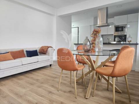 Apartamento t3 benfica, totalmente remodelado e mobilado