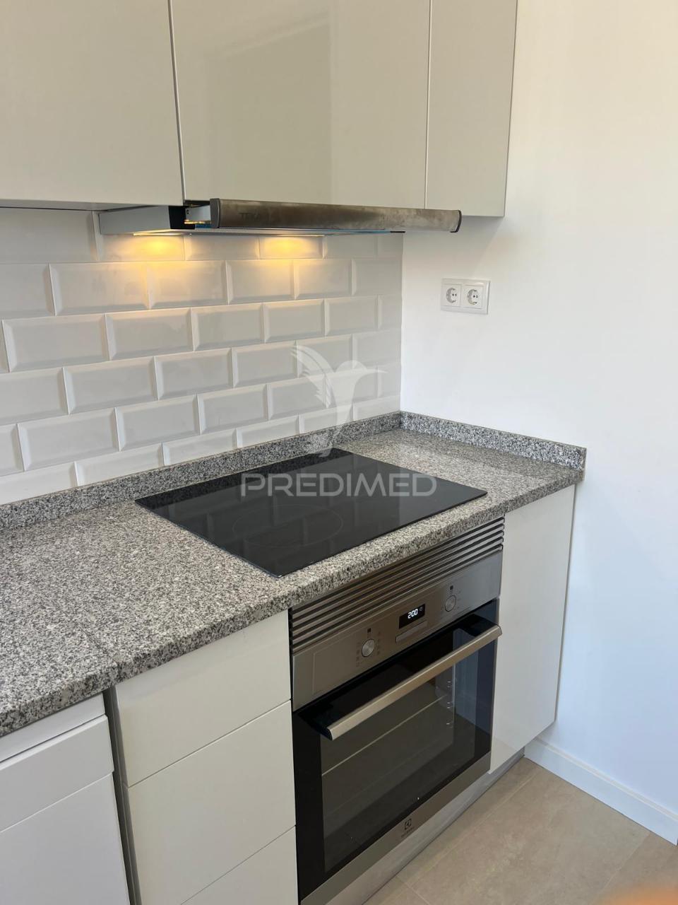 T2 renovado, equipado, benfica, lisboa.