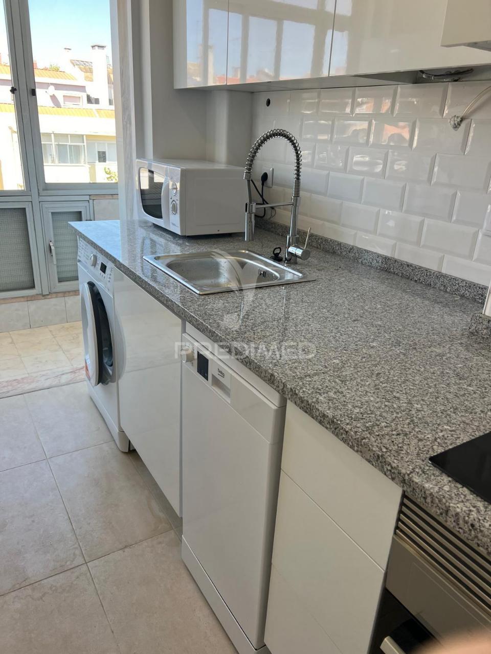 T2 renovado, equipado, benfica, lisboa.