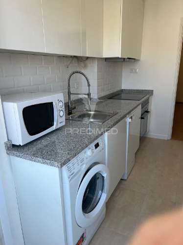 T2 renovado, equipado, benfica, lisboa.