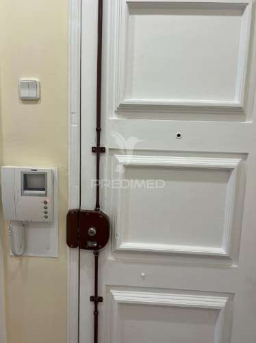 T2 renovado, equipado, benfica, lisboa.