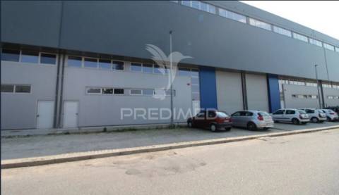 Armazém para arrendamento em azurém – guimarães