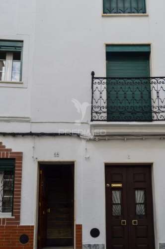 Prédio com excelente localização junto ao jardim em campo maior