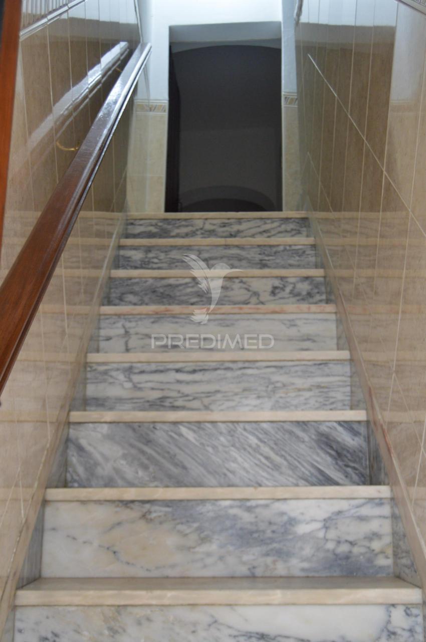 Prédio com excelente localização junto ao jardim em campo maior