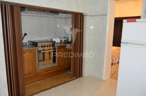 Prédio com excelente localização junto ao jardim em campo maior