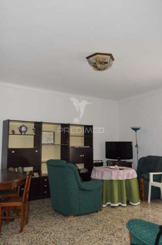 Prédio com excelente localização junto ao jardim em campo maior