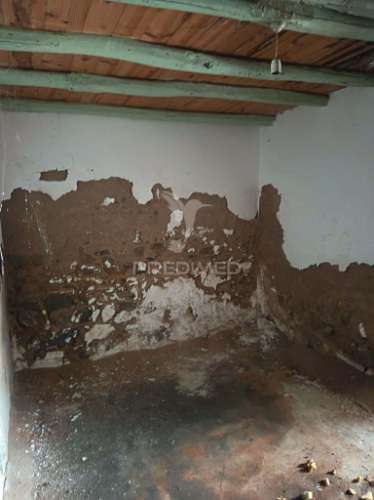 Casa com dois andares para recuperar nas carreiras