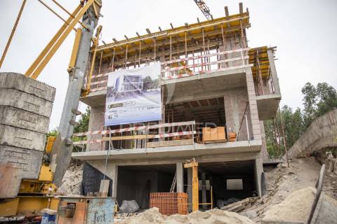 Andar moradia em estorãos