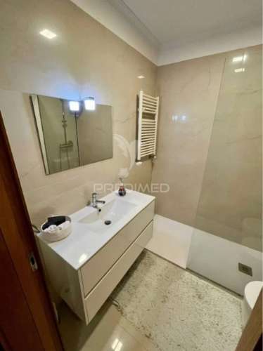 Vende-se apartamento t2 mobilado em leça da palmeira - 1º linha do mar