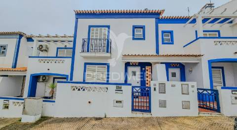 Moradia t3 charmosa com espaço exterior em ferragudo