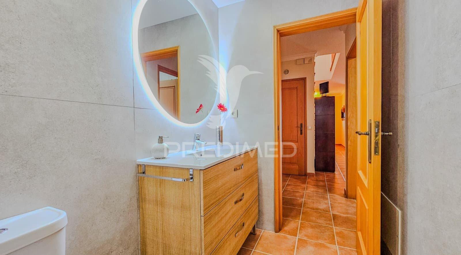 Moradia t3 charmosa com espaço exterior em ferragudo